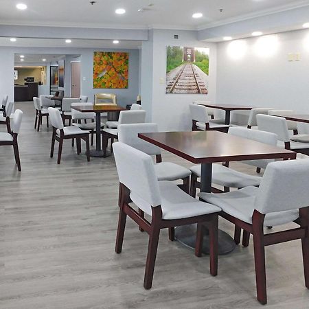 Quality Inn Colchester - Burlington Zewnętrze zdjęcie