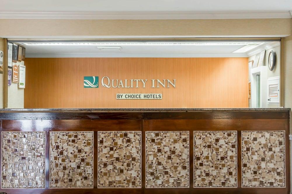 Quality Inn Colchester - Burlington Zewnętrze zdjęcie