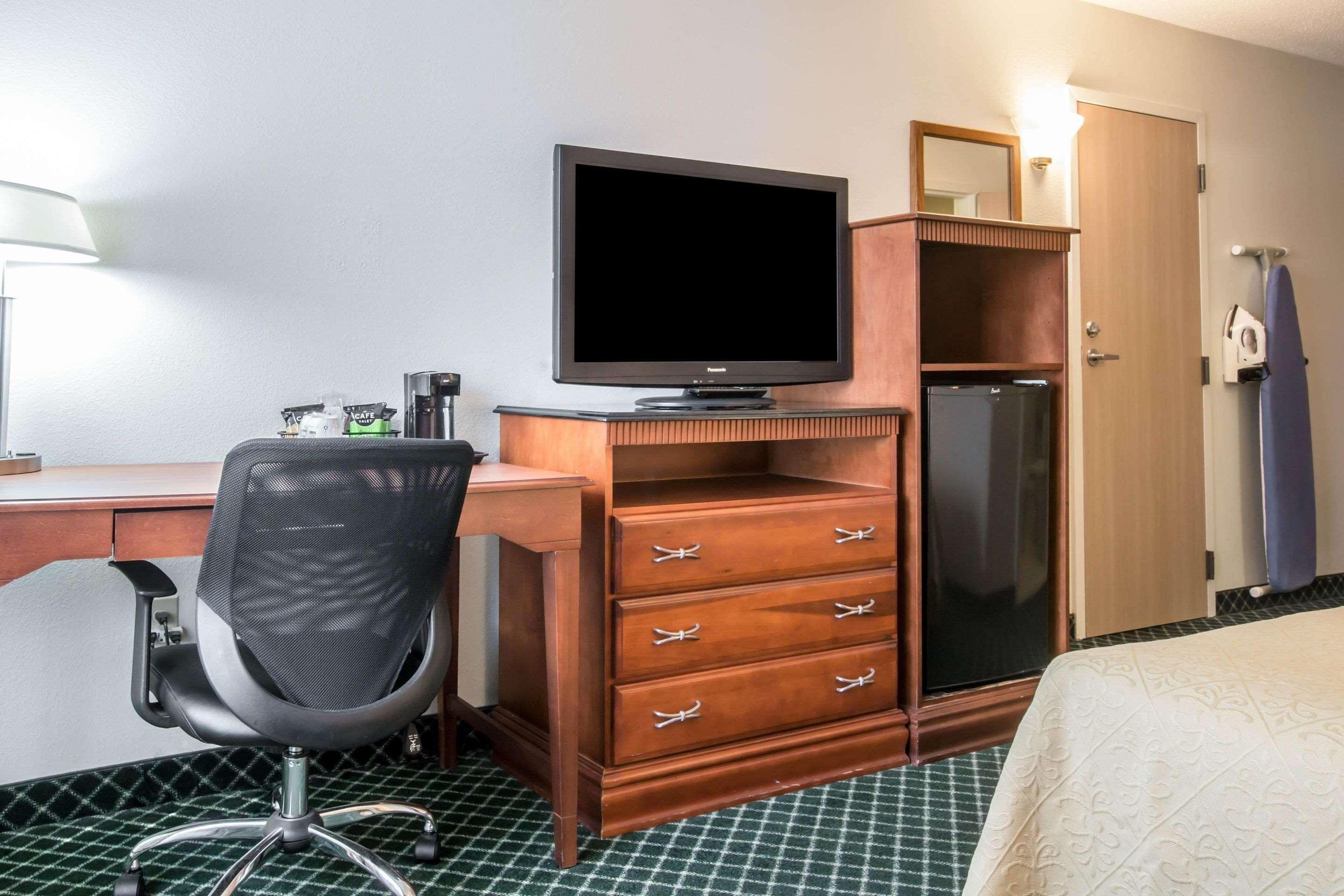 Quality Inn Colchester - Burlington Zewnętrze zdjęcie