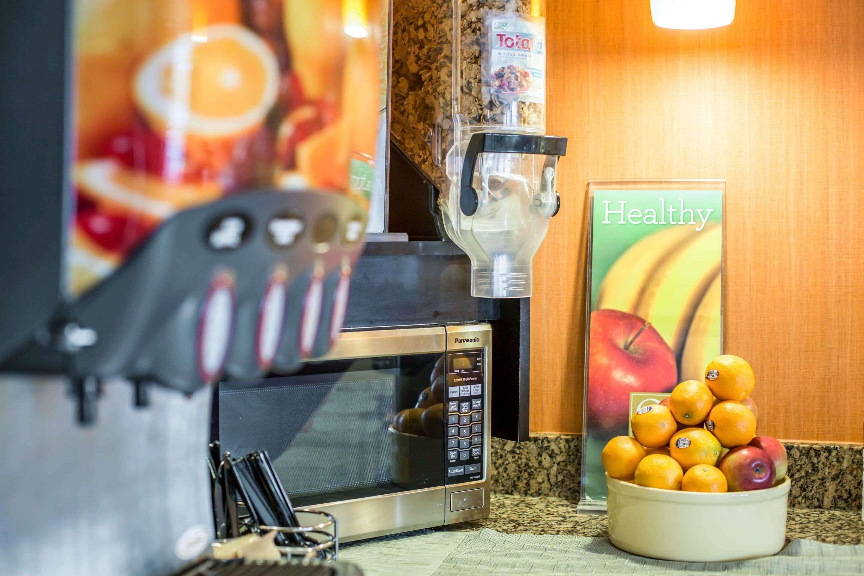 Quality Inn Colchester - Burlington Zewnętrze zdjęcie