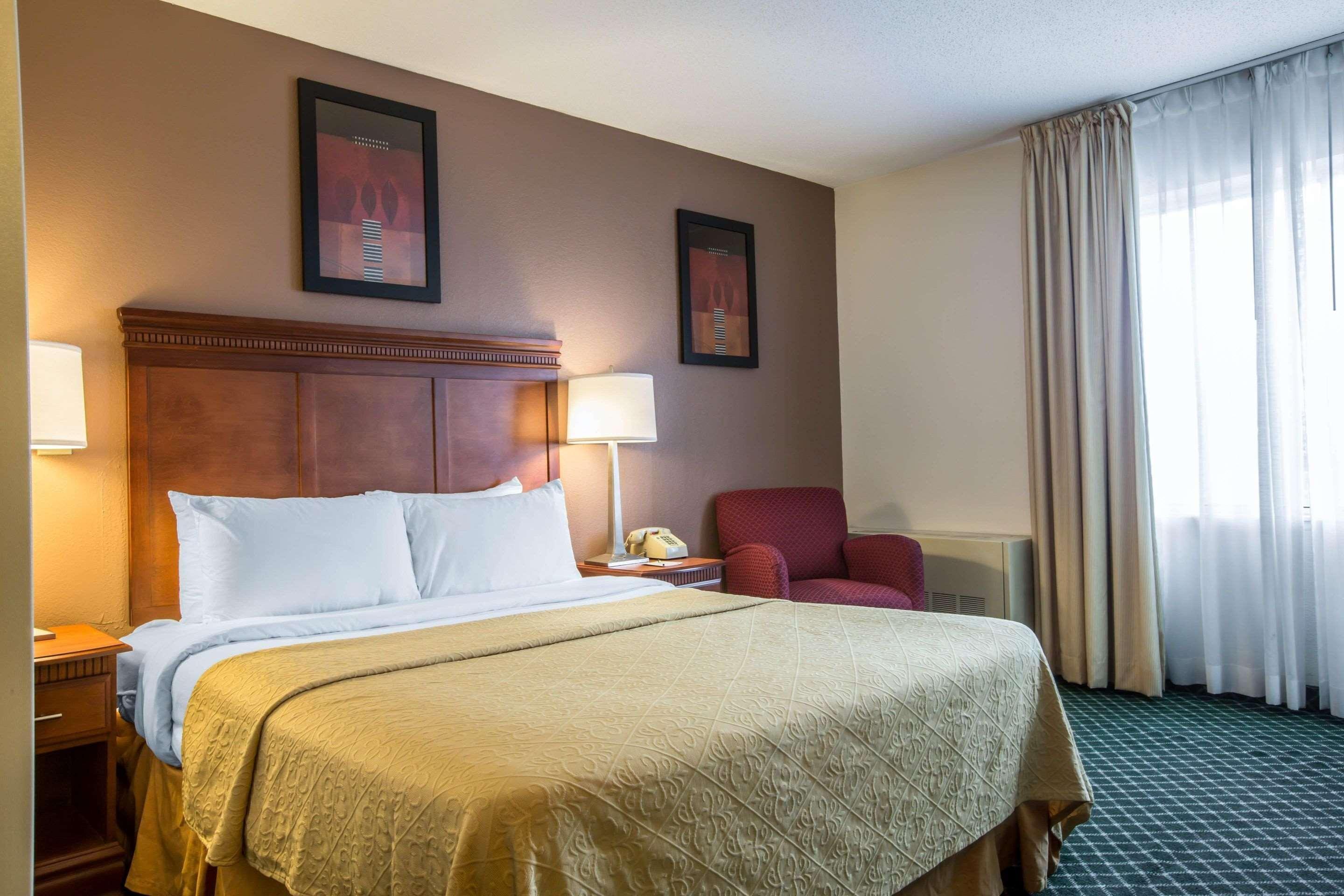 Quality Inn Colchester - Burlington Zewnętrze zdjęcie