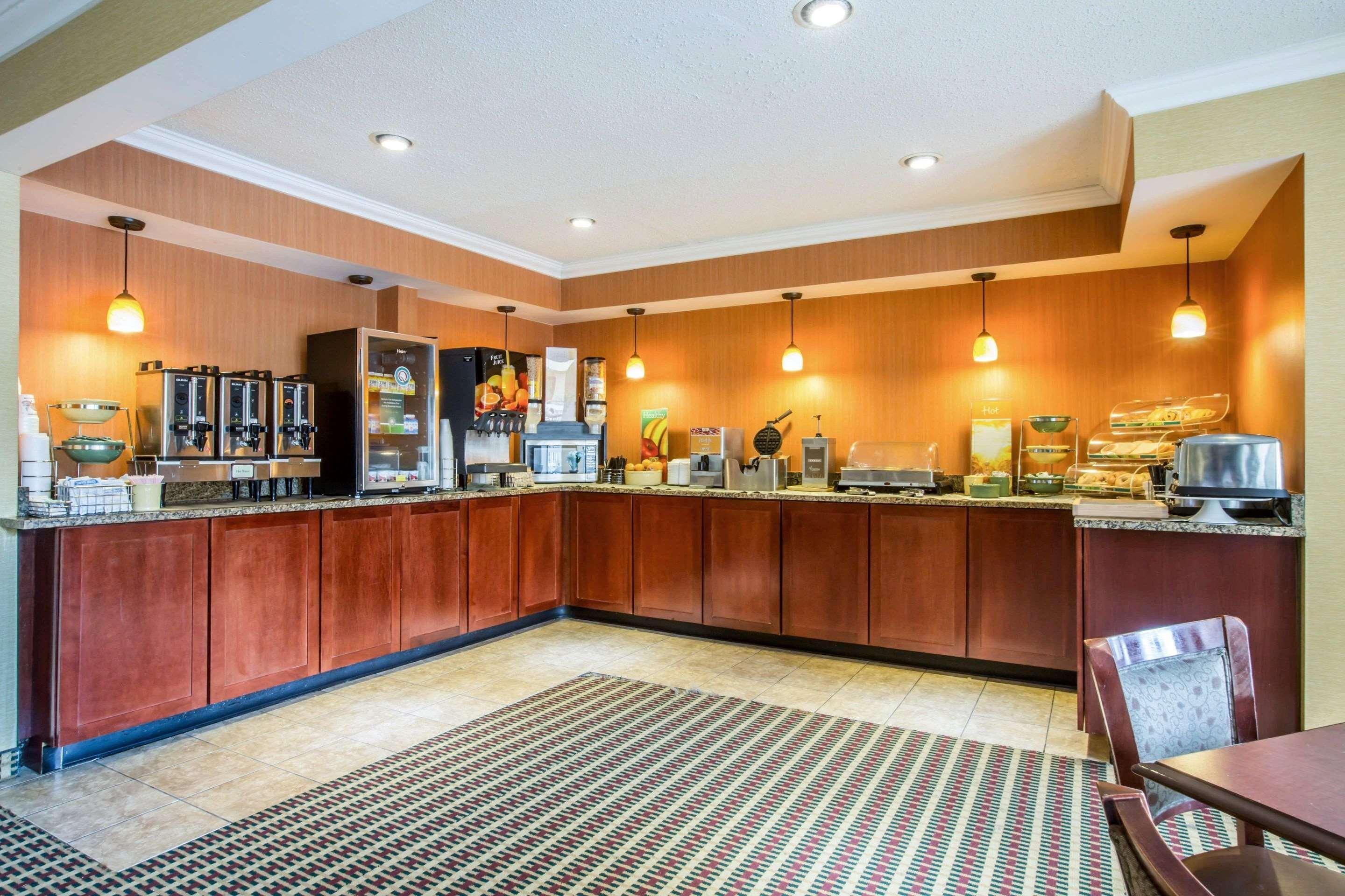 Quality Inn Colchester - Burlington Zewnętrze zdjęcie