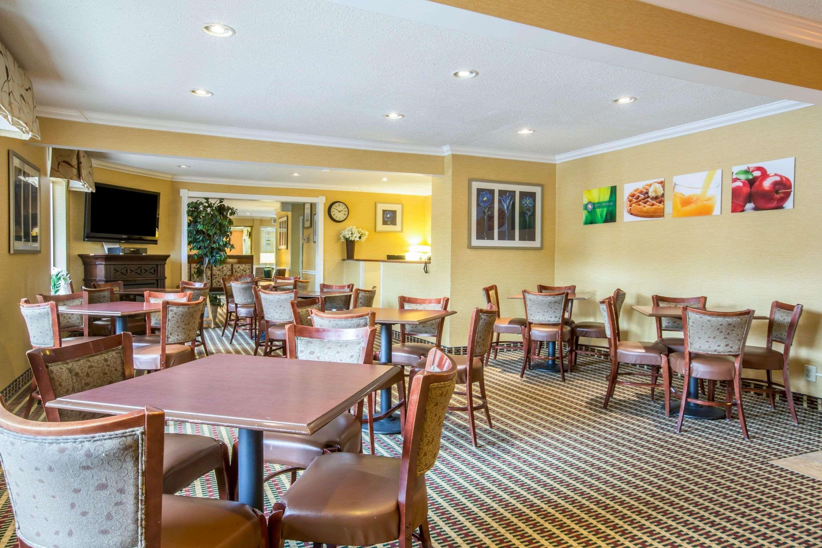 Quality Inn Colchester - Burlington Zewnętrze zdjęcie