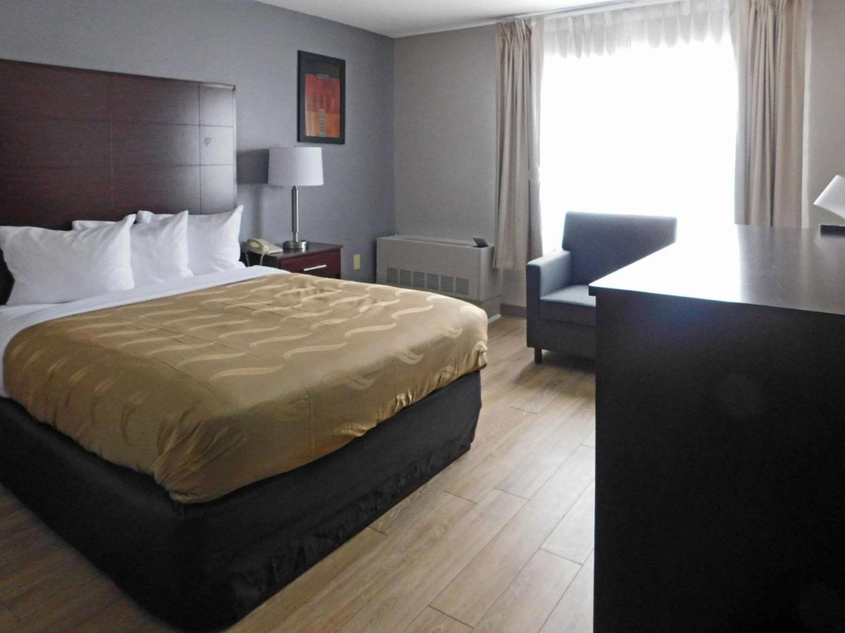 Quality Inn Colchester - Burlington Zewnętrze zdjęcie