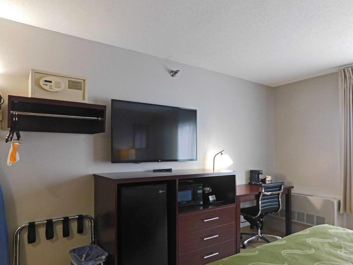 Quality Inn Colchester - Burlington Zewnętrze zdjęcie