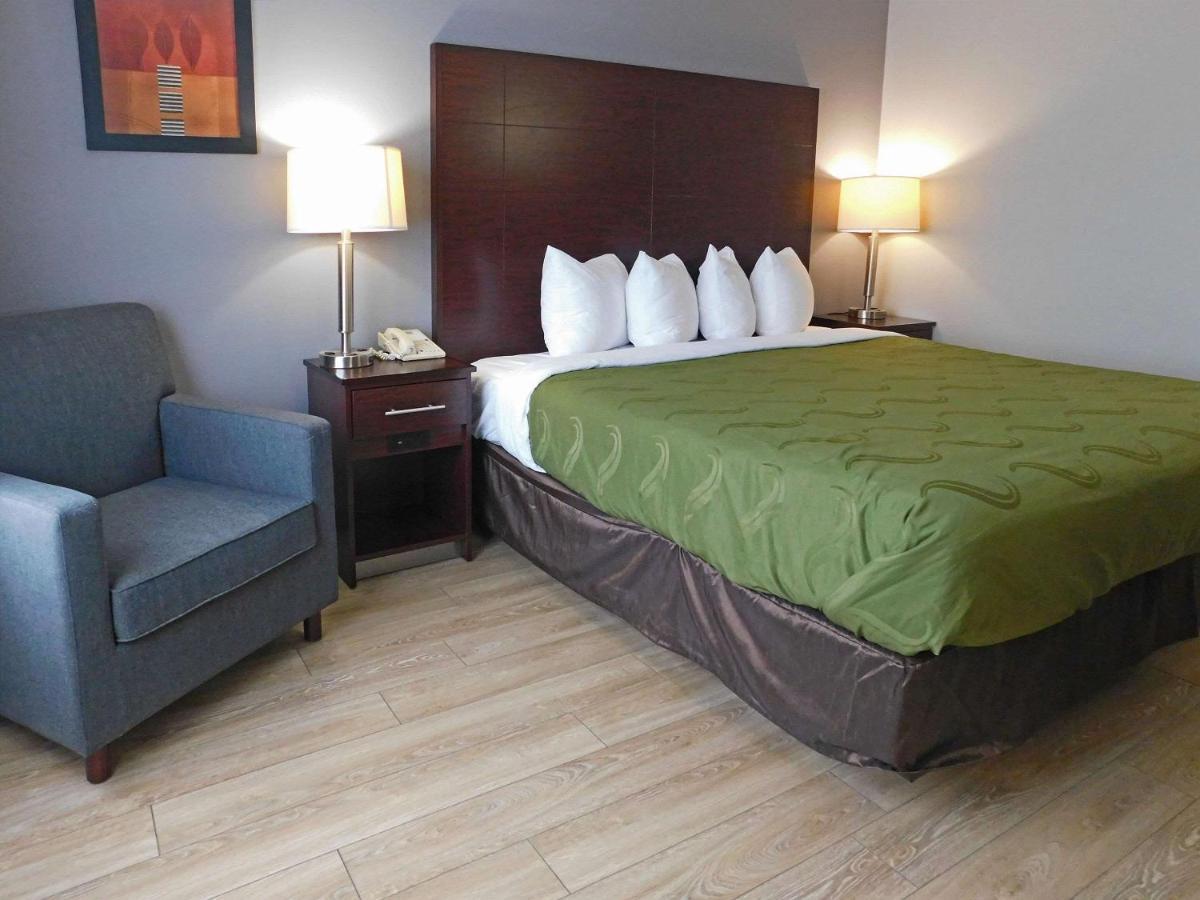 Quality Inn Colchester - Burlington Zewnętrze zdjęcie