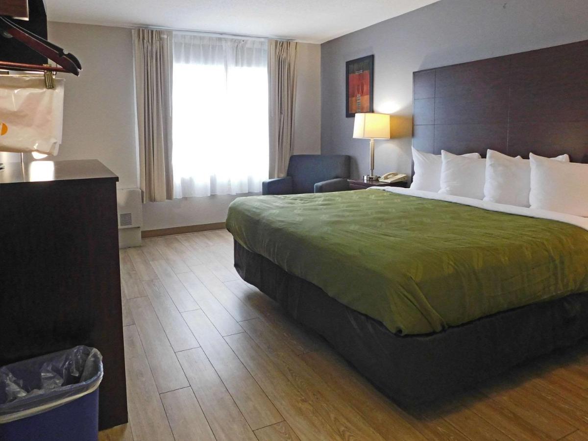 Quality Inn Colchester - Burlington Zewnętrze zdjęcie