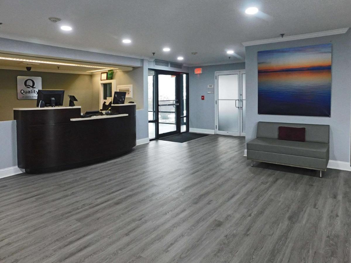 Quality Inn Colchester - Burlington Zewnętrze zdjęcie