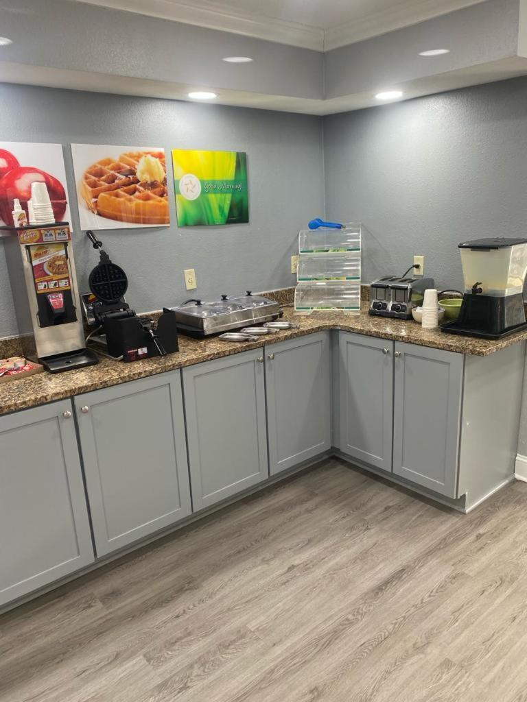Quality Inn Colchester - Burlington Zewnętrze zdjęcie