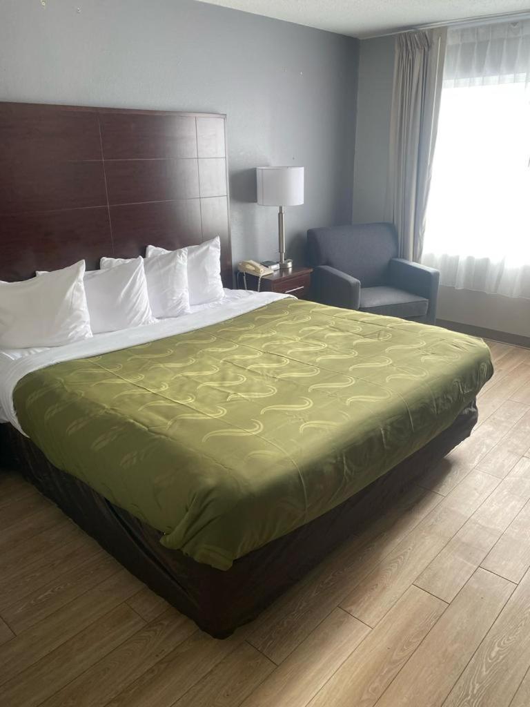Quality Inn Colchester - Burlington Zewnętrze zdjęcie