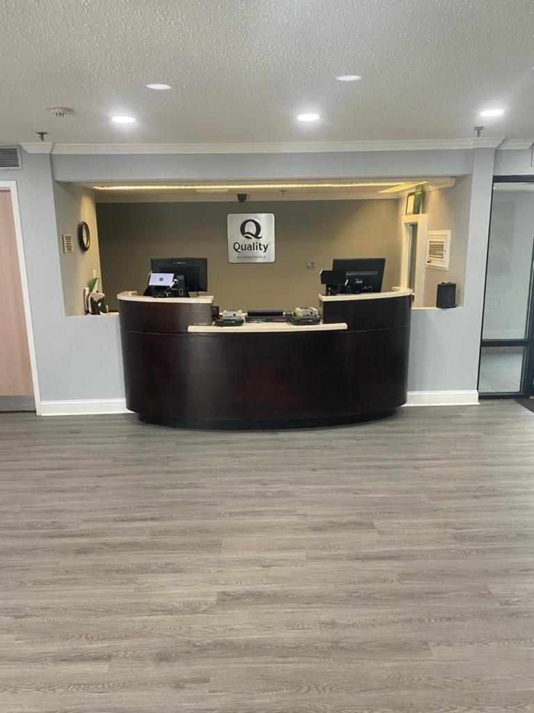 Quality Inn Colchester - Burlington Zewnętrze zdjęcie