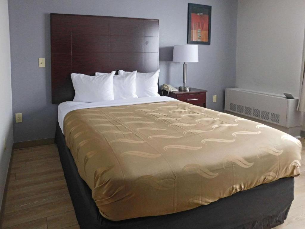 Quality Inn Colchester - Burlington Zewnętrze zdjęcie