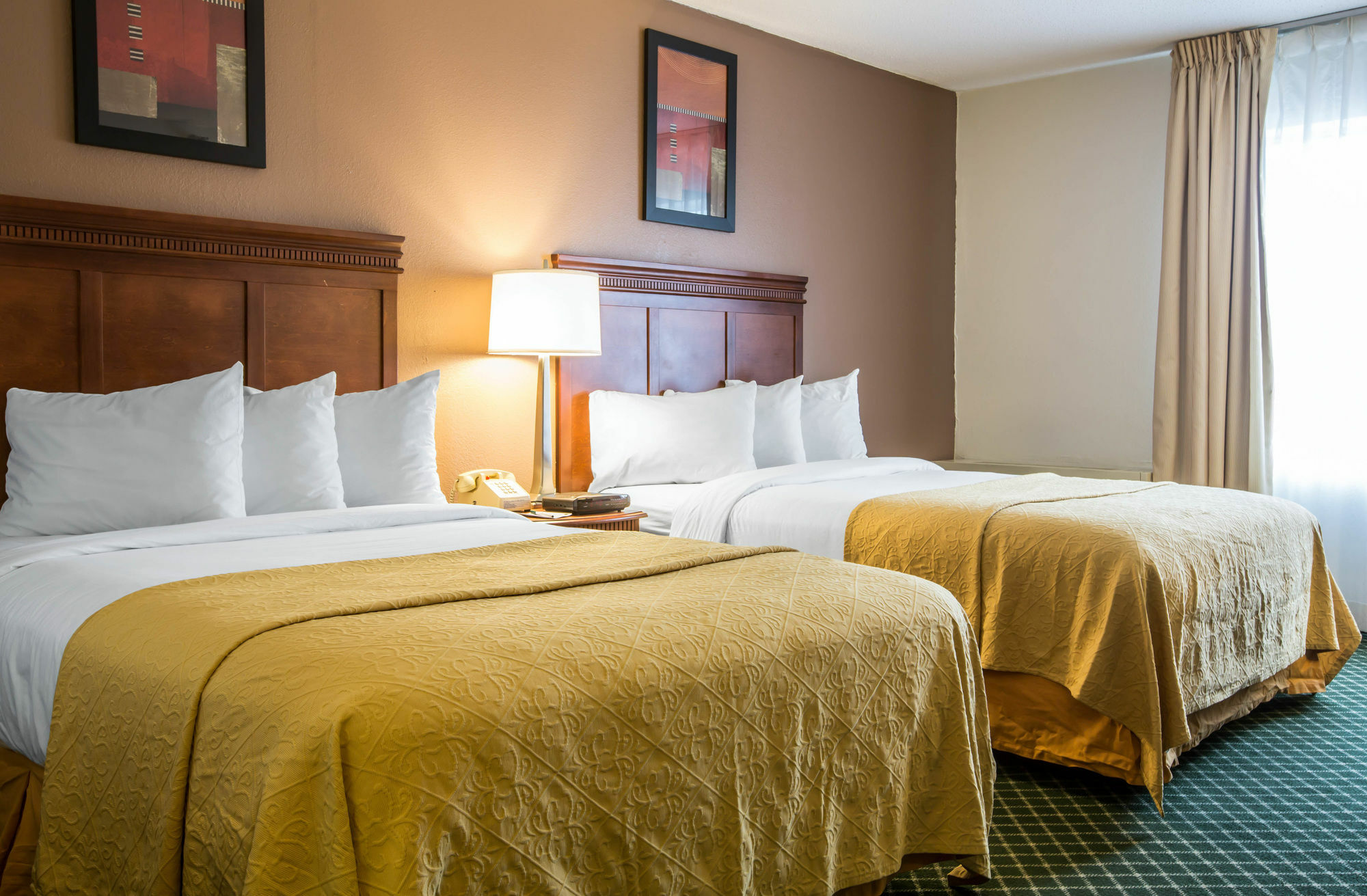 Quality Inn Colchester - Burlington Zewnętrze zdjęcie
