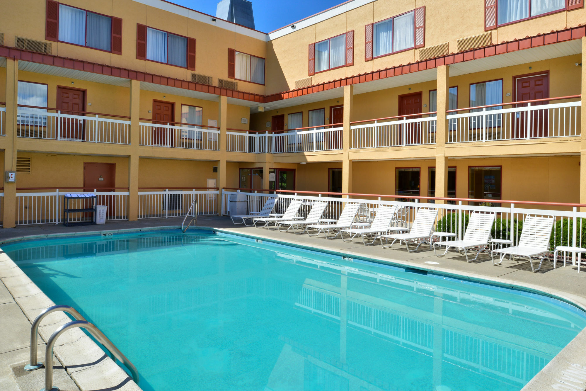 Quality Inn Colchester - Burlington Zewnętrze zdjęcie