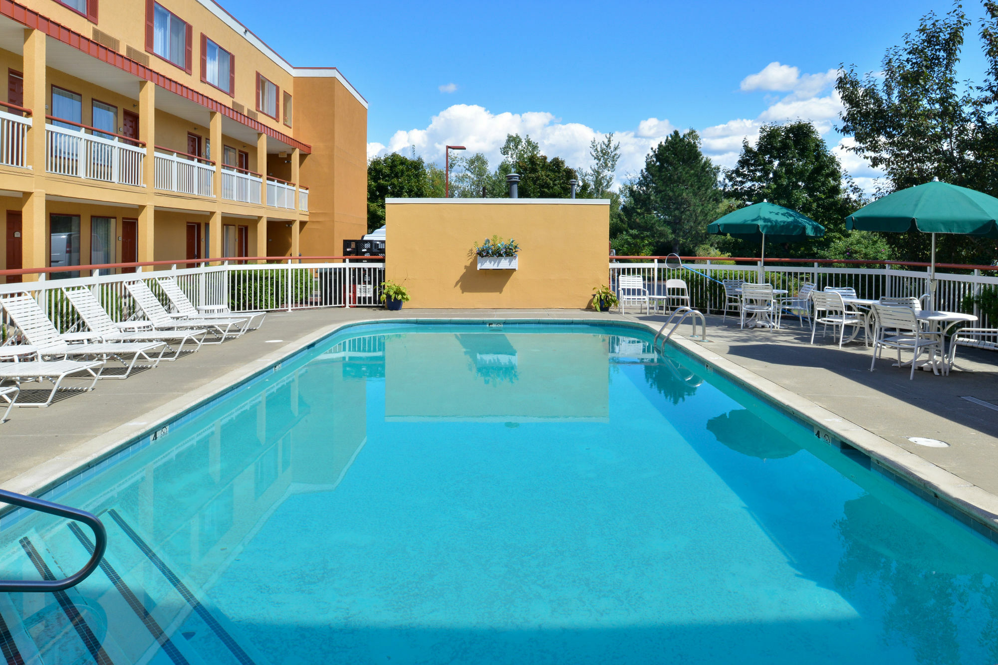 Quality Inn Colchester - Burlington Zewnętrze zdjęcie