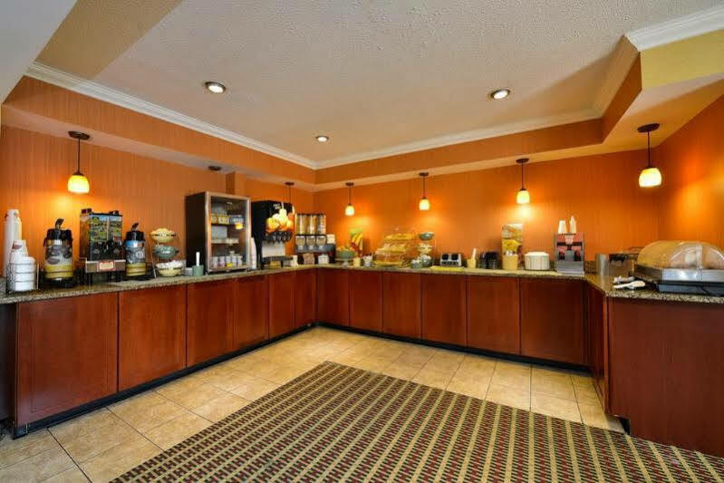Quality Inn Colchester - Burlington Zewnętrze zdjęcie