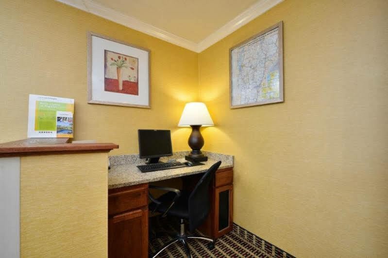 Quality Inn Colchester - Burlington Zewnętrze zdjęcie